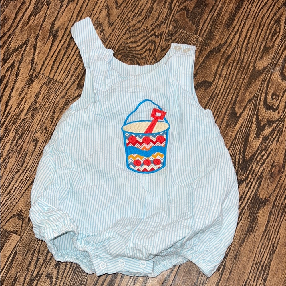 Seersucker Bubble with Beach Bucket Design